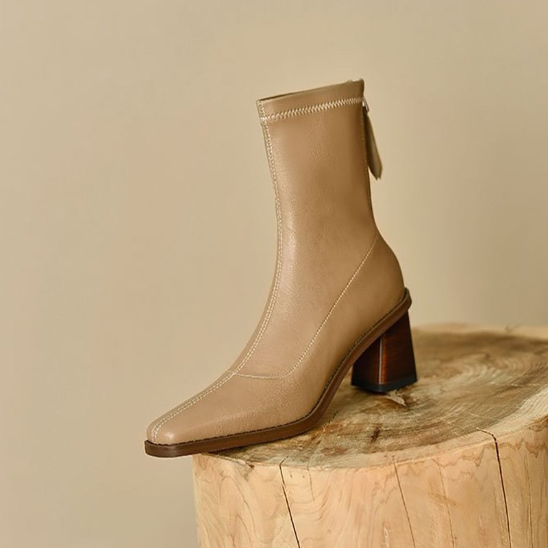 Salter מגפי דמוי עור עם עקב