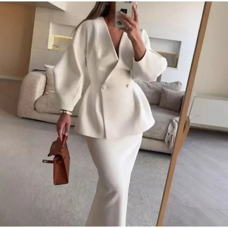 סט שני חלקים צמרי בעיצוב מלכותי חצאית מידי ובלייזר - Reina