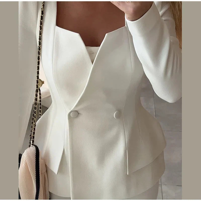 סט שני חלקים אלגנטי חצאית מידי ובלייזר בעיצוב מחויט ויוקרתי - PAS