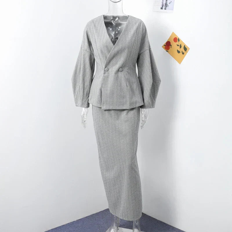 סט שני חלקים צמרי בעיצוב מלכותי חצאית מידי ובלייזר - Reina