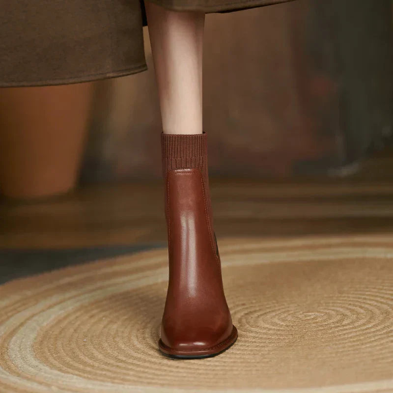 Rivas מגפונים דמוי עור עם עקב